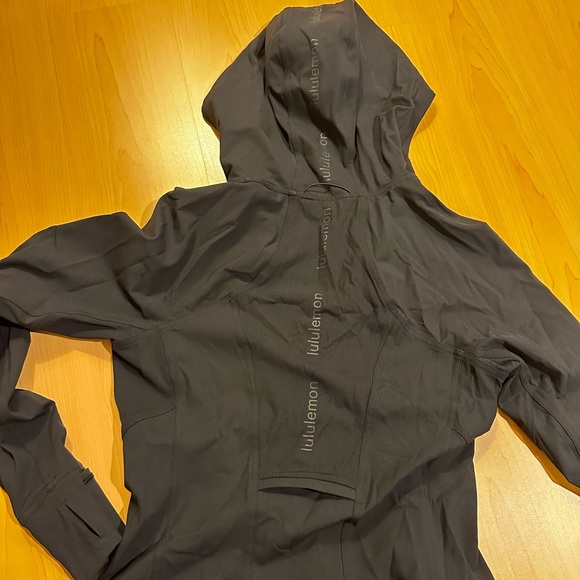 Lululemon jacket - Picture 4 of 5